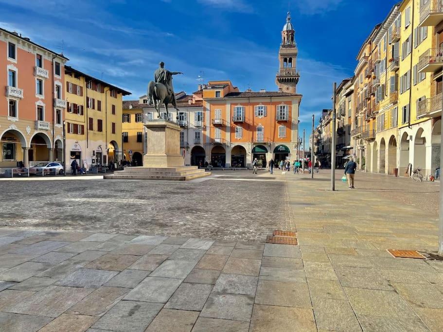 Prestigioso Attico A Passo Duomo By Revenue House Apartment Casale Monferrato Exterior photo